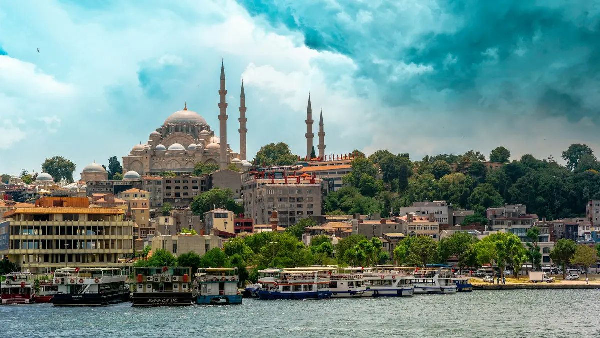 The Süleymaniye Mosque and the Istanbul skyline, Türkiye